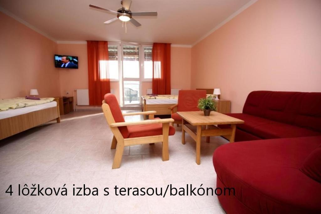 Europa Penzion Štúrovo Buitenkant foto